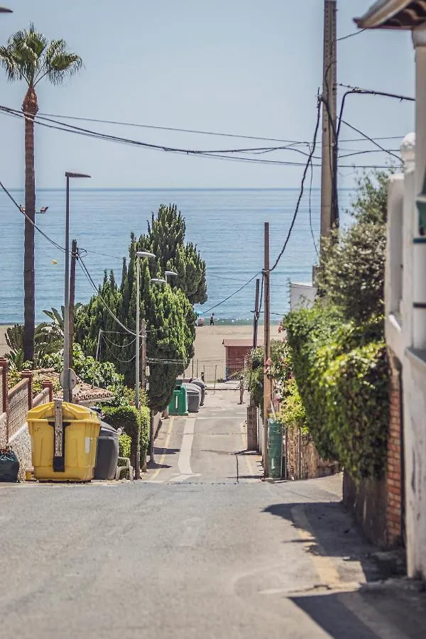 The New Gurami Beach House رينكون ذي لا مْبيكتوري 0*,  إسبانيا